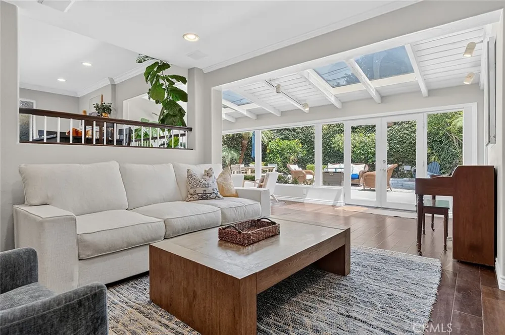 1737 Catalina Seal Beach, CA 90740