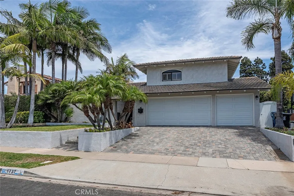 1737 Catalina Seal Beach, CA 90740