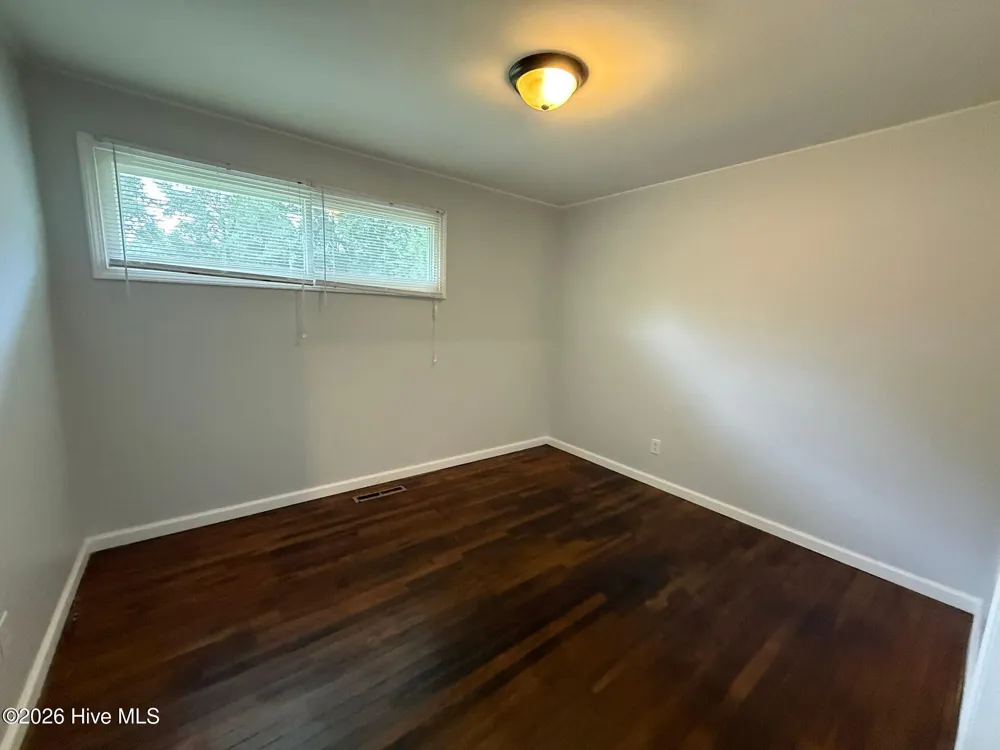 515 Oak Lane Jacksonville, NC 28540