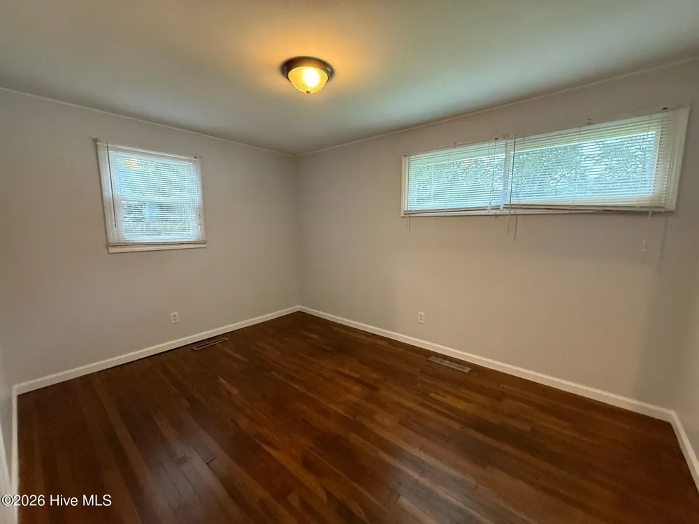 515 Oak Lane Jacksonville, NC 28540