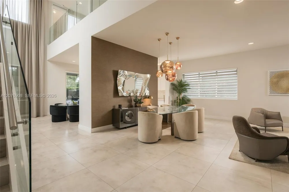7423 NW 102th ct Doral, FL 33178