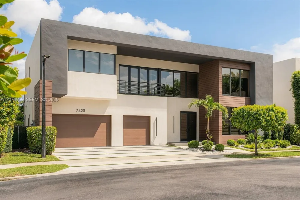 7423 NW 102th ct Doral, FL 33178