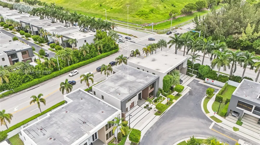 7423 NW 102th ct Doral, FL 33178