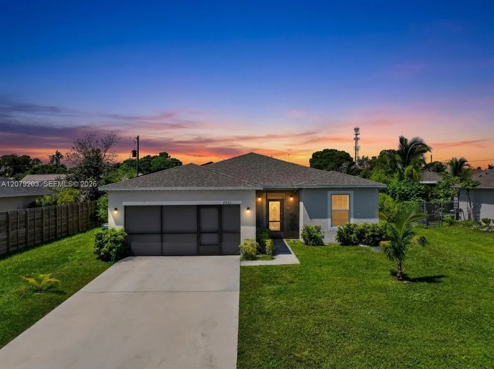 2098 SW Burlington St Port St. Lucie, FL 34984