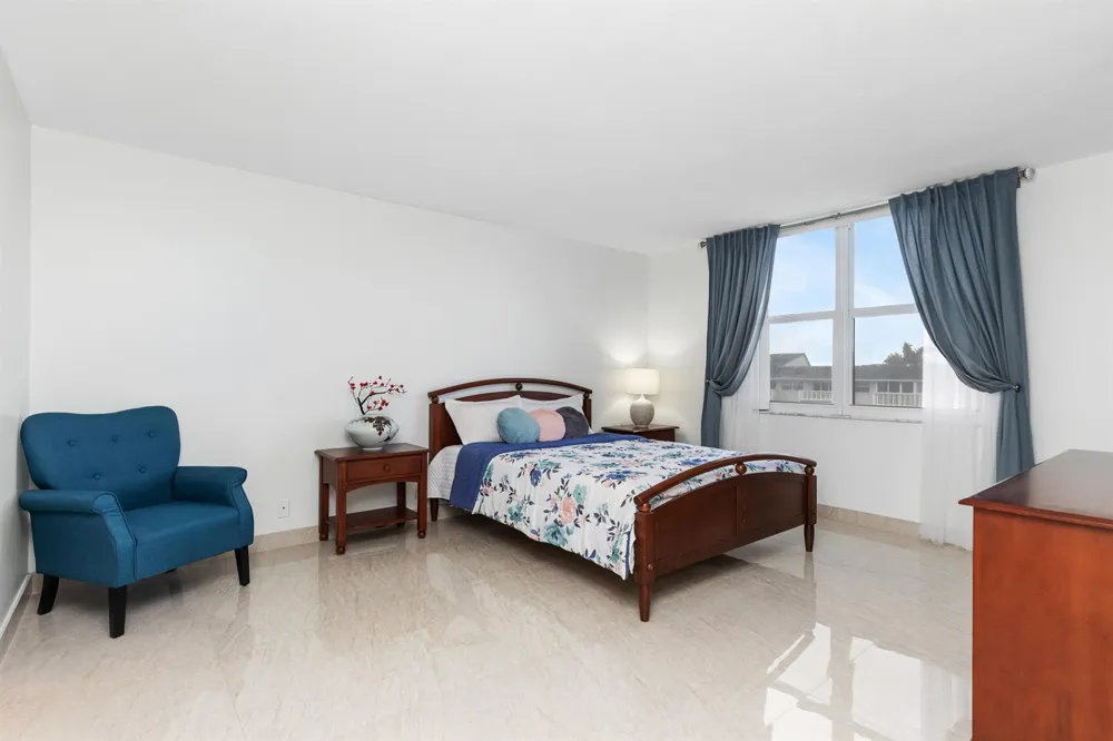 427 Golden Isles Drive Hallandale Beach, FL 33009