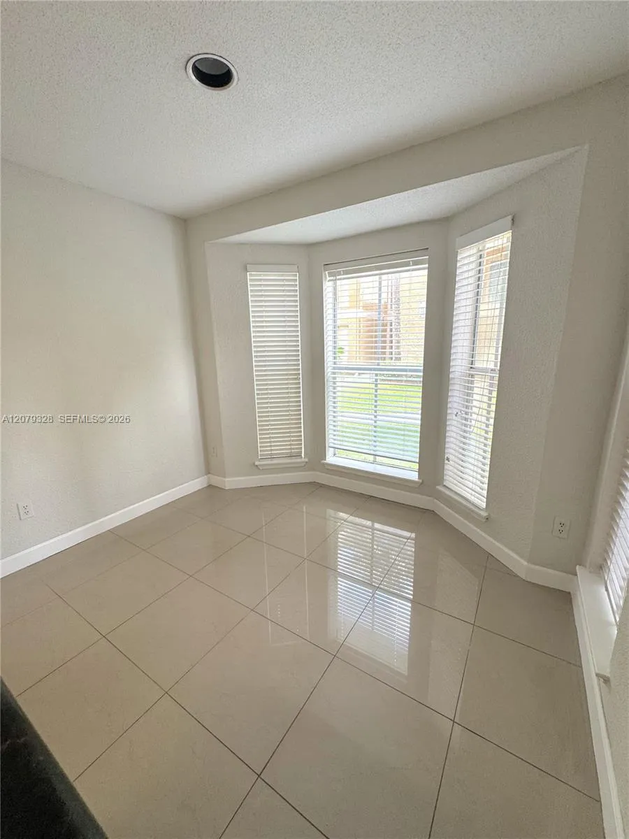 777 Riverside Dr #1510 Coral Springs, FL 33071