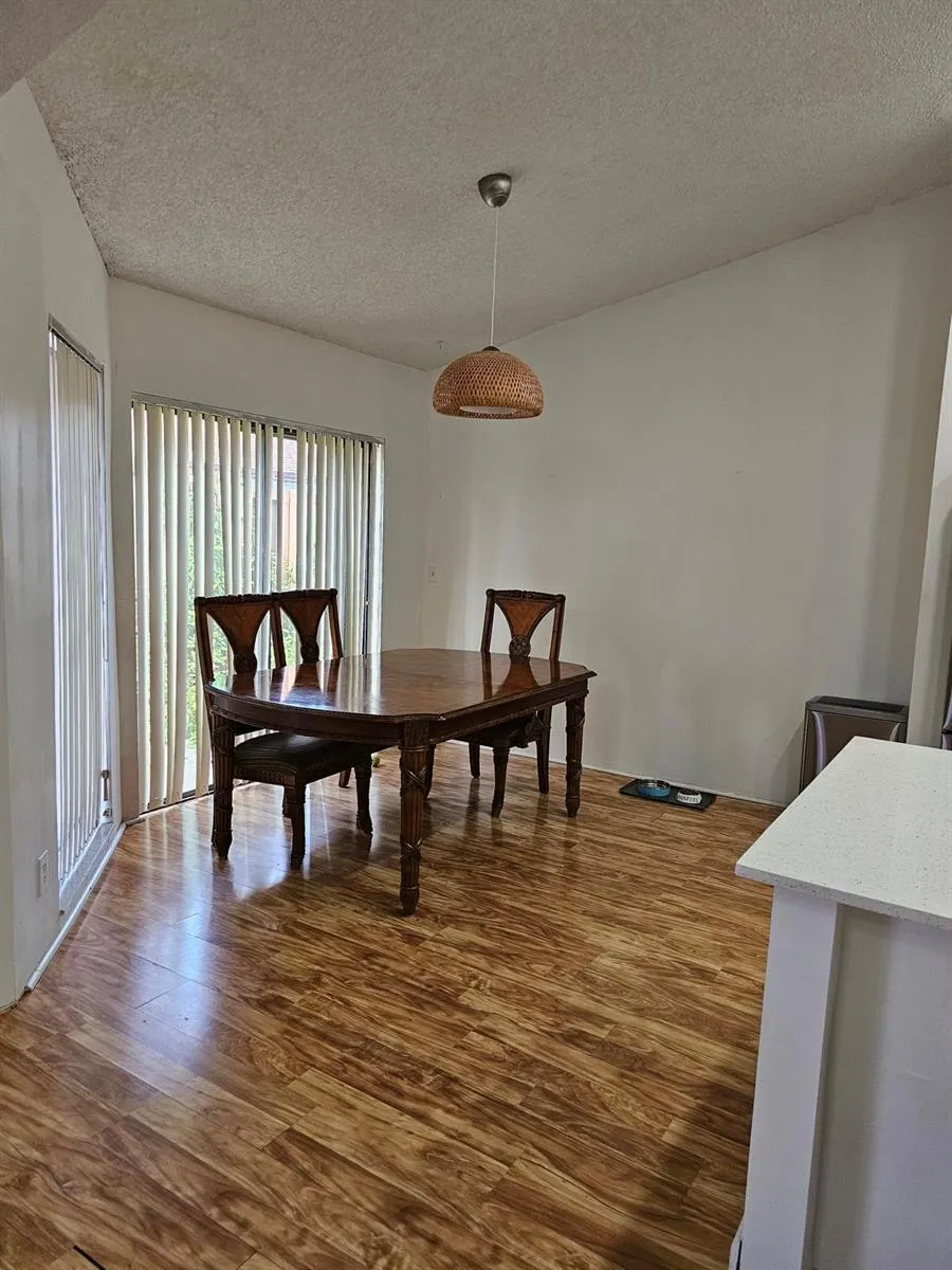 491 Springdale Circle Palm Springs, FL 33461