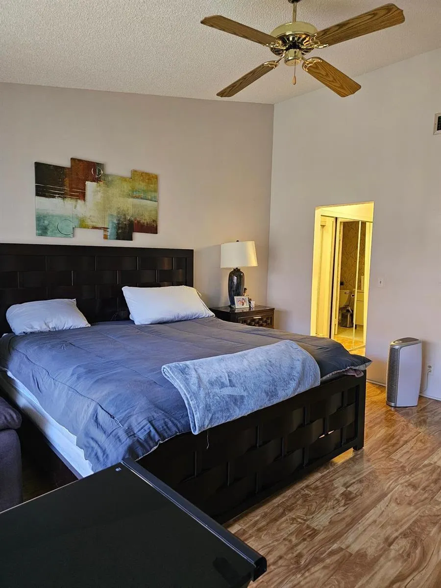 491 Springdale Circle Palm Springs, FL 33461