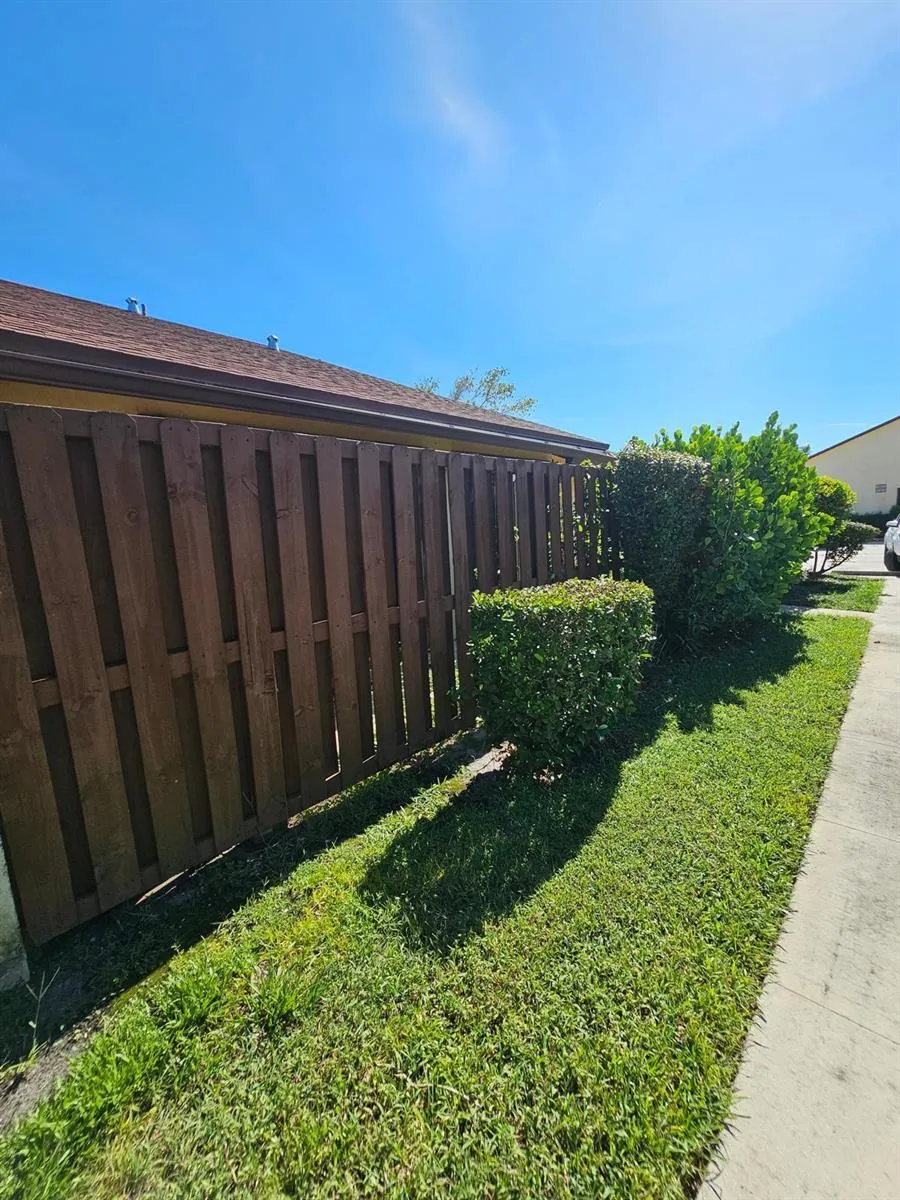 491 Springdale Circle Palm Springs, FL 33461