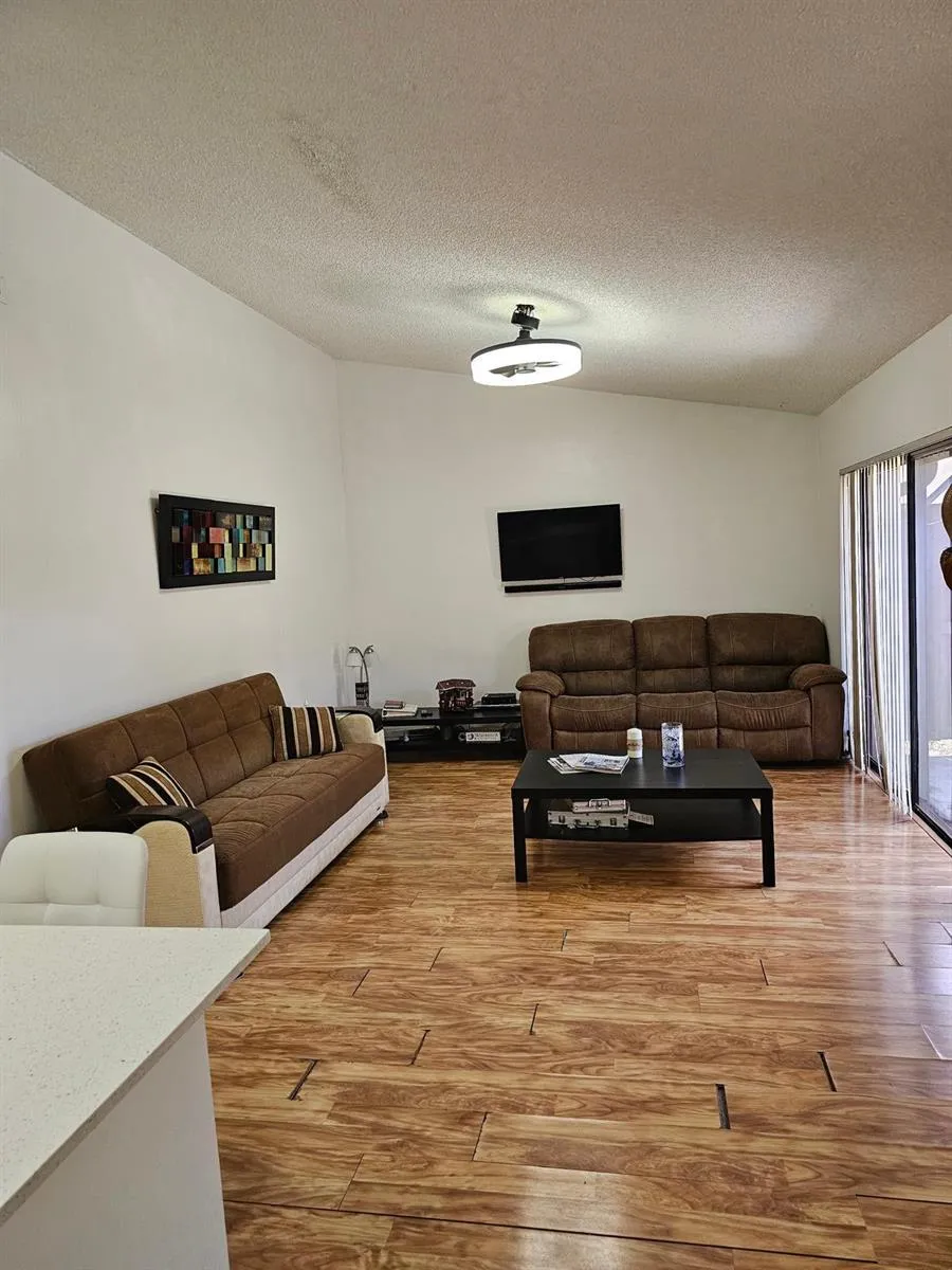 491 Springdale Circle Palm Springs, FL 33461