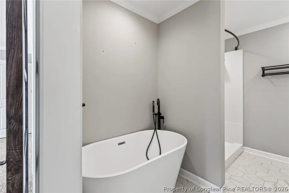 30261 East Lake Drive Wagram, NC 28396