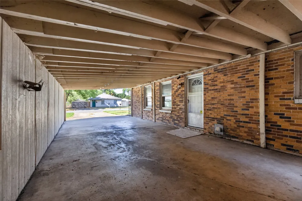 324 SE 4th Street Pryor, OK 74361