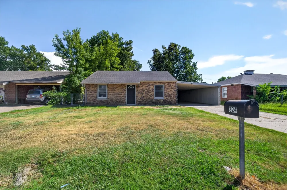 324 SE 4th Street Pryor, OK 74361
