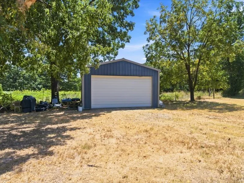 8055 E 585 Locust Grove, OK 74352