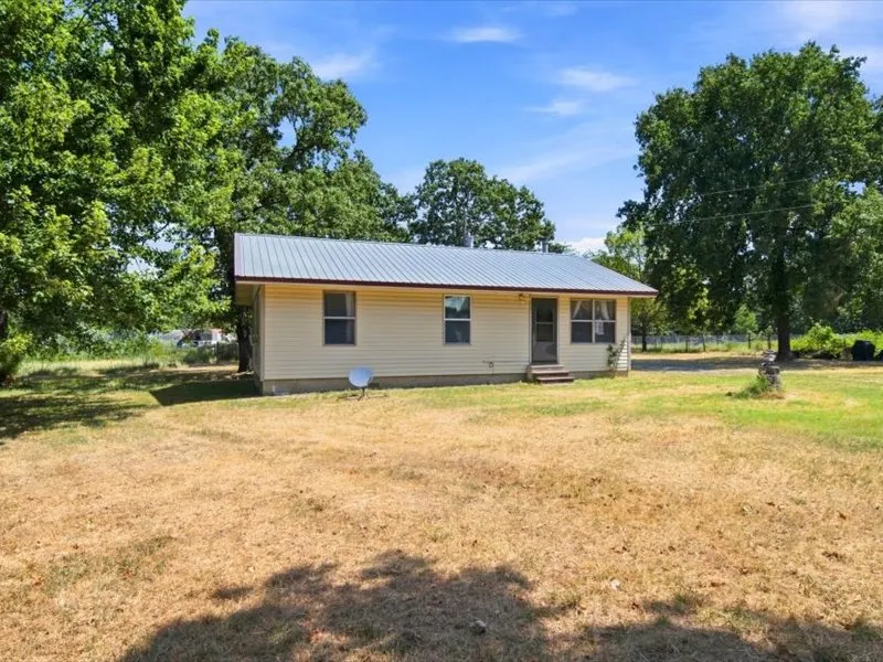 8055 E 585 Locust Grove, OK 74352
