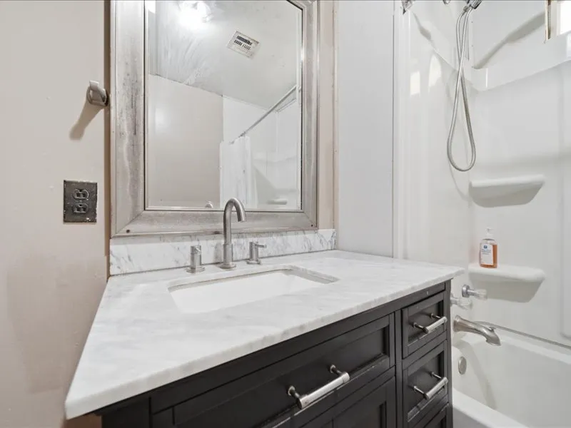 8055 E 585 Locust Grove, OK 74352