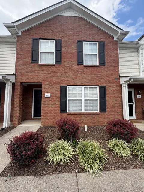3828 Chippewa Pl