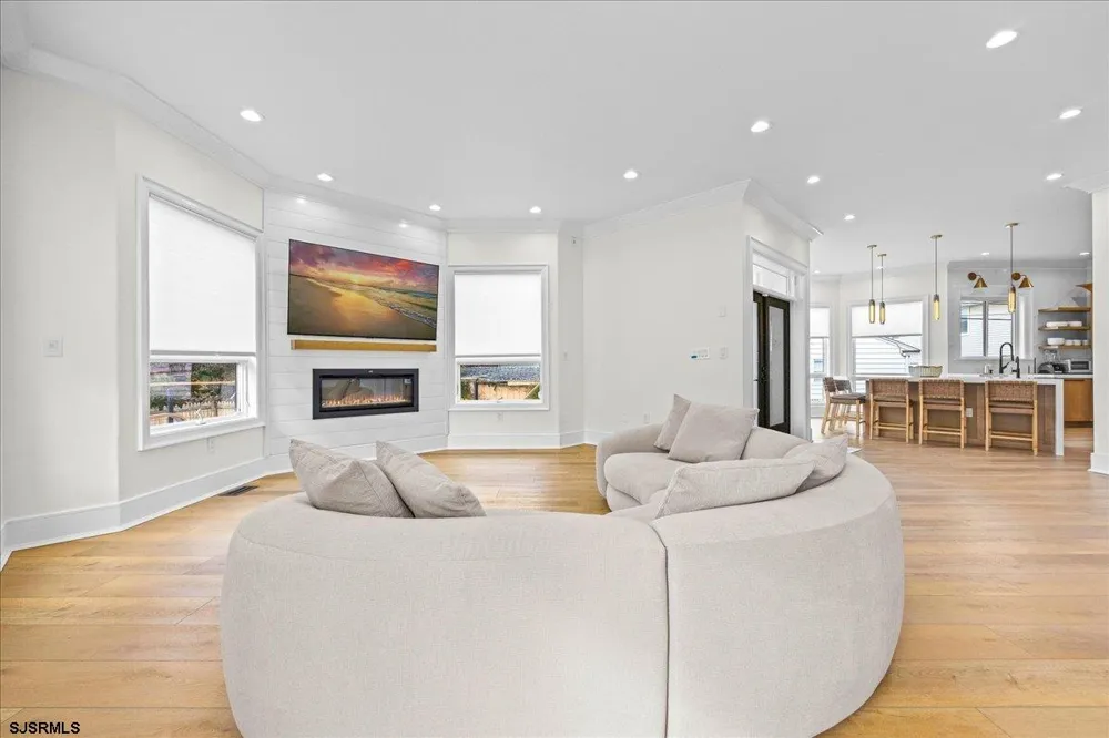 31 Seaside Margate, NJ 08402
