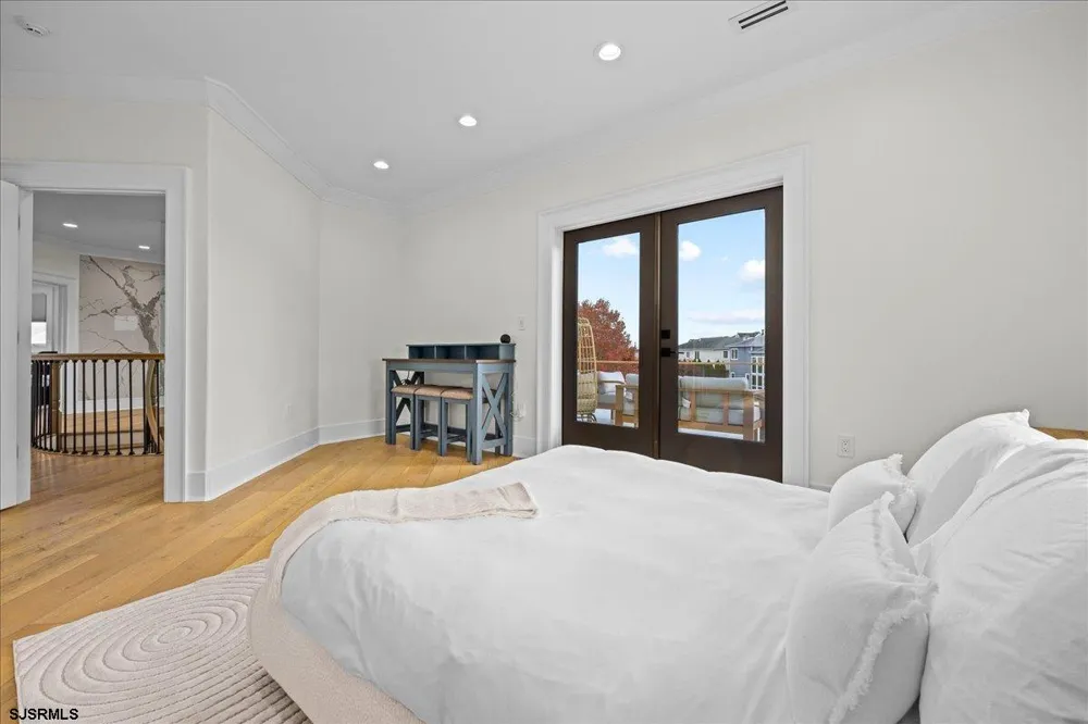 31 Seaside Margate, NJ 08402