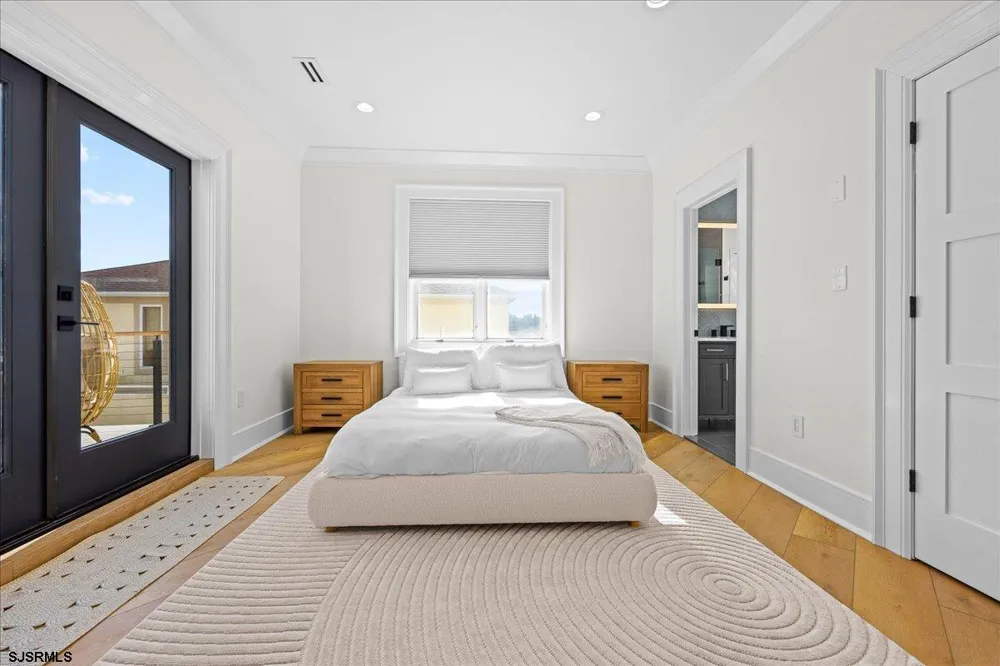 31 Seaside Margate, NJ 08402