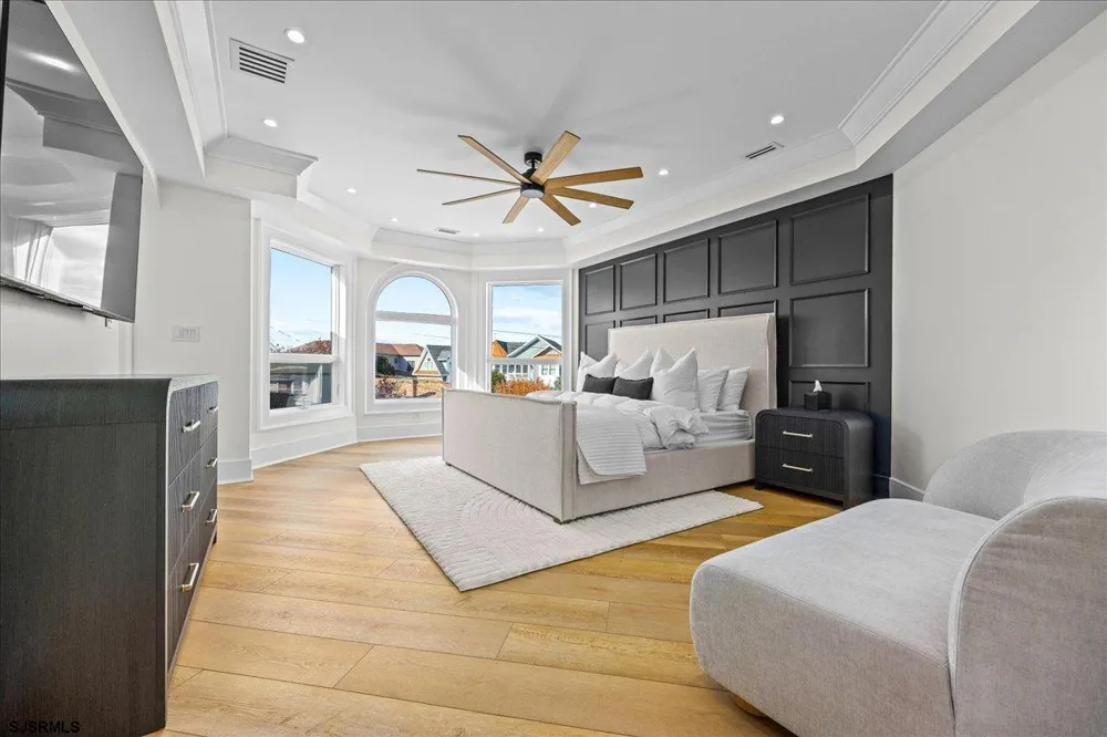 31 Seaside Margate, NJ 08402
