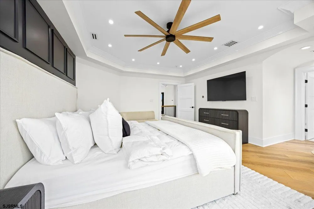 31 Seaside Margate, NJ 08402