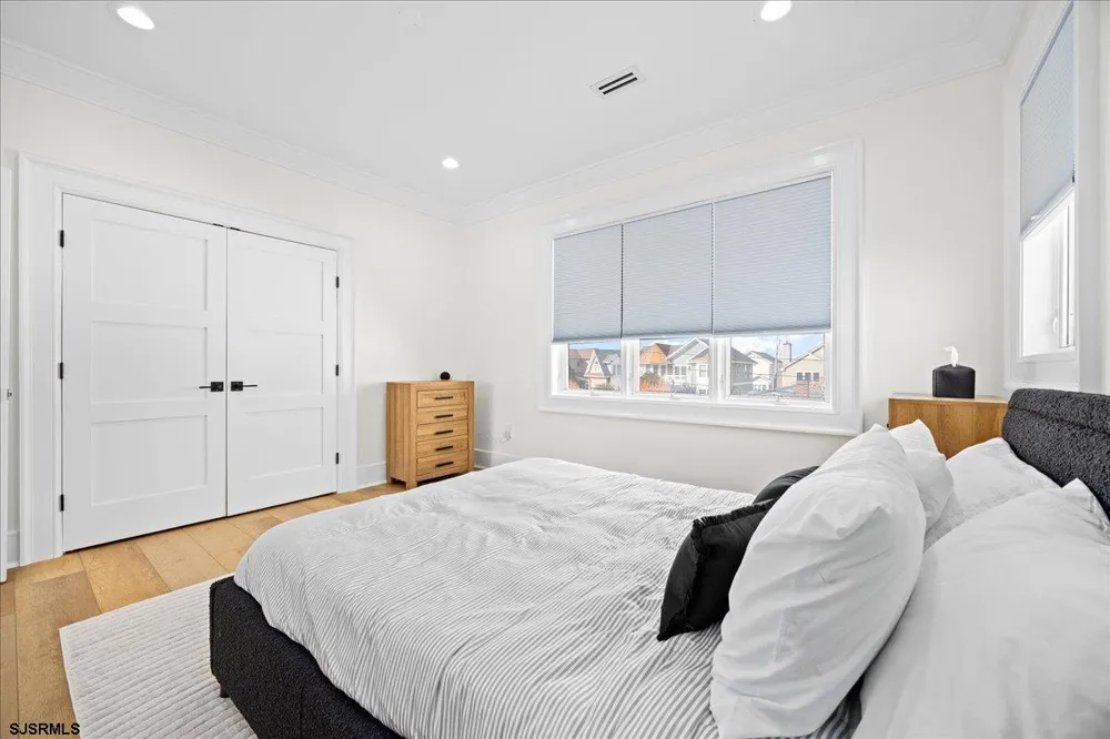 31 Seaside Margate, NJ 08402
