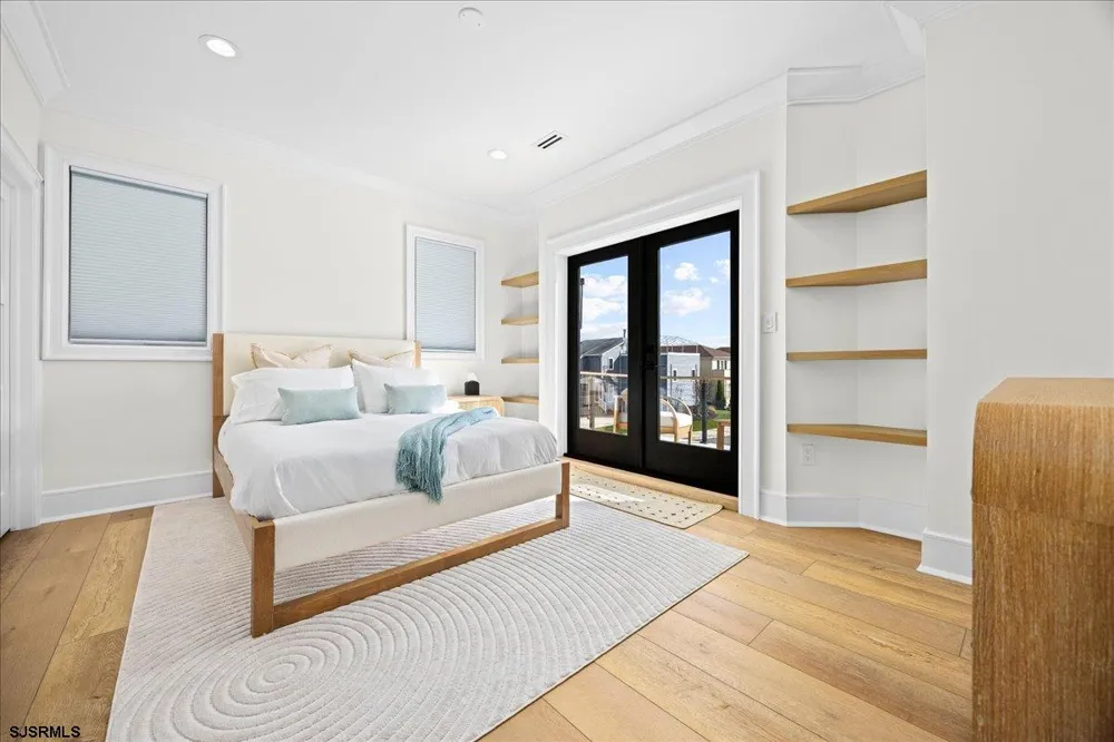 31 Seaside Margate, NJ 08402