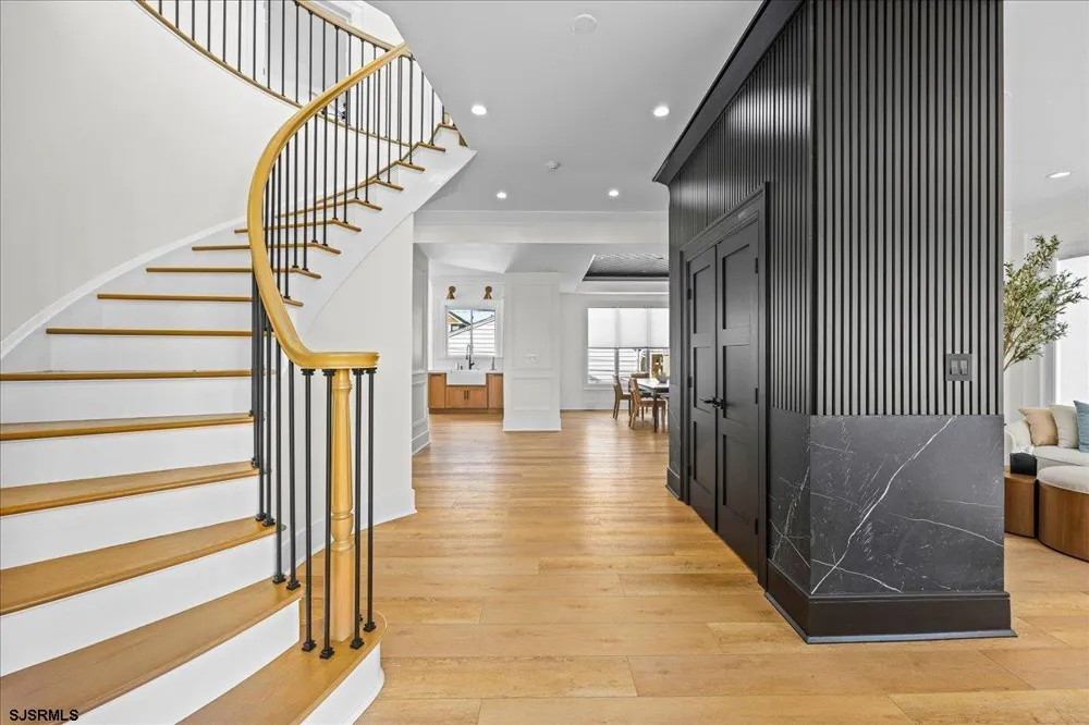 31 Seaside Margate, NJ 08402