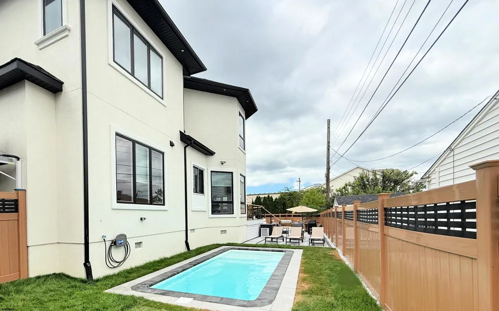 31 Seaside Margate, NJ 08402