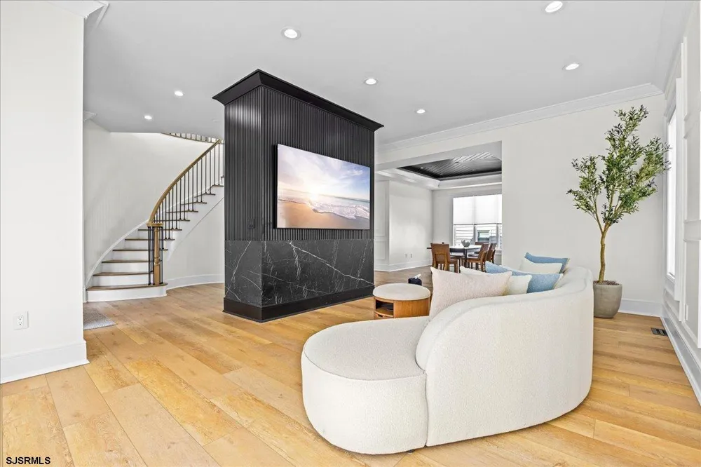 31 Seaside Margate, NJ 08402
