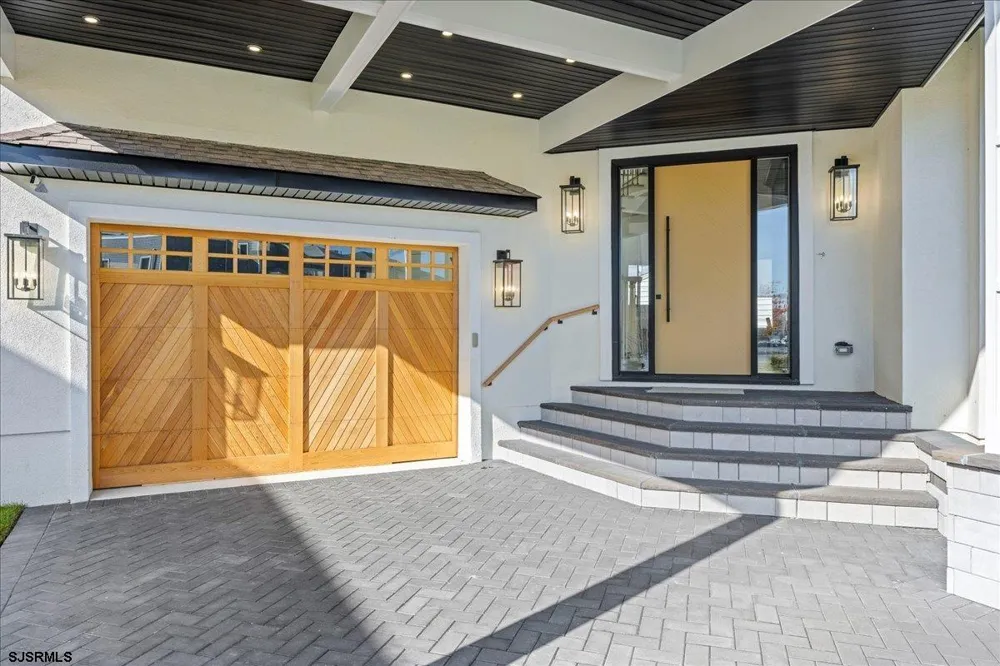 31 Seaside Margate, NJ 08402