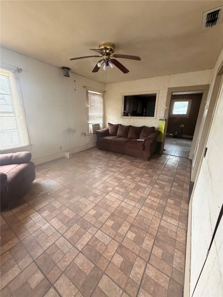 508 2nd Street Kingsville, TX 78363