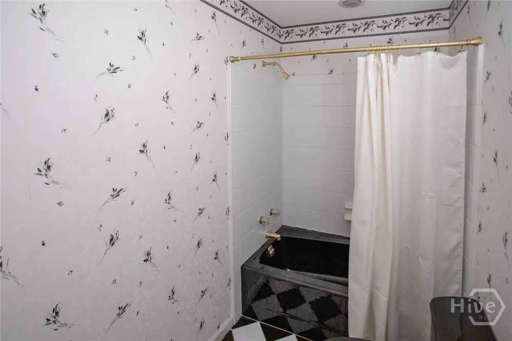 19 Hidden Lake Court Savannah, GA 31419