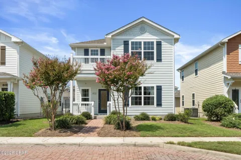 4721 Bigleaf Lane