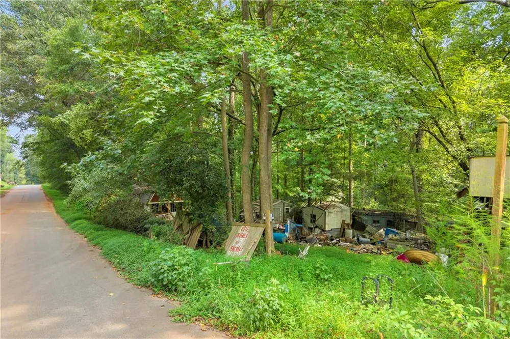 400 Red Oak Road Maysville, GA 30558