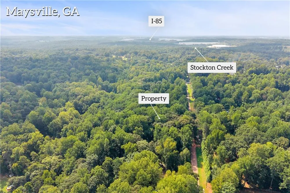400 Red Oak Road Maysville, GA 30558