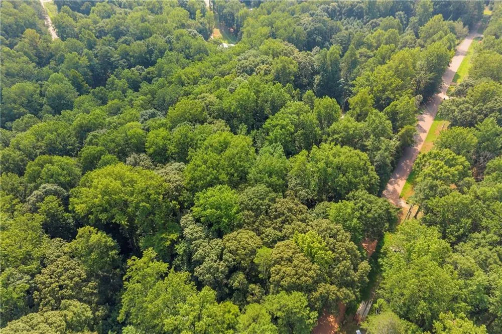 400 Red Oak Road Maysville, GA 30558