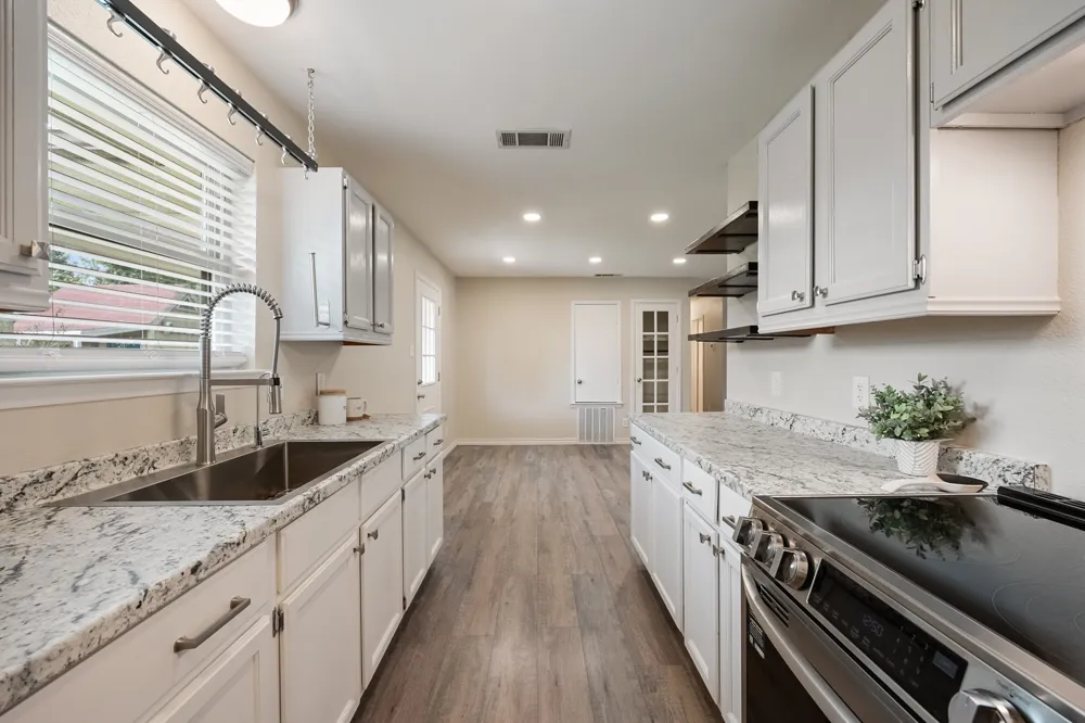 713 Oak Grove Lane Royse City, TX 75189