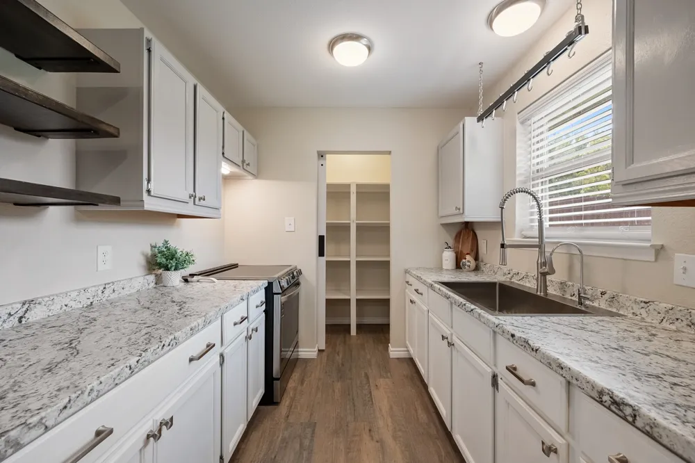 713 Oak Grove Lane Royse City, TX 75189