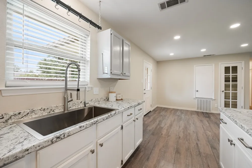 713 Oak Grove Lane Royse City, TX 75189