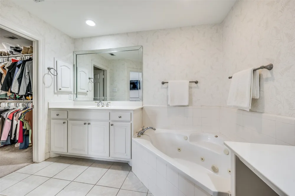 4119 Juliard Drive Addison, TX 75001