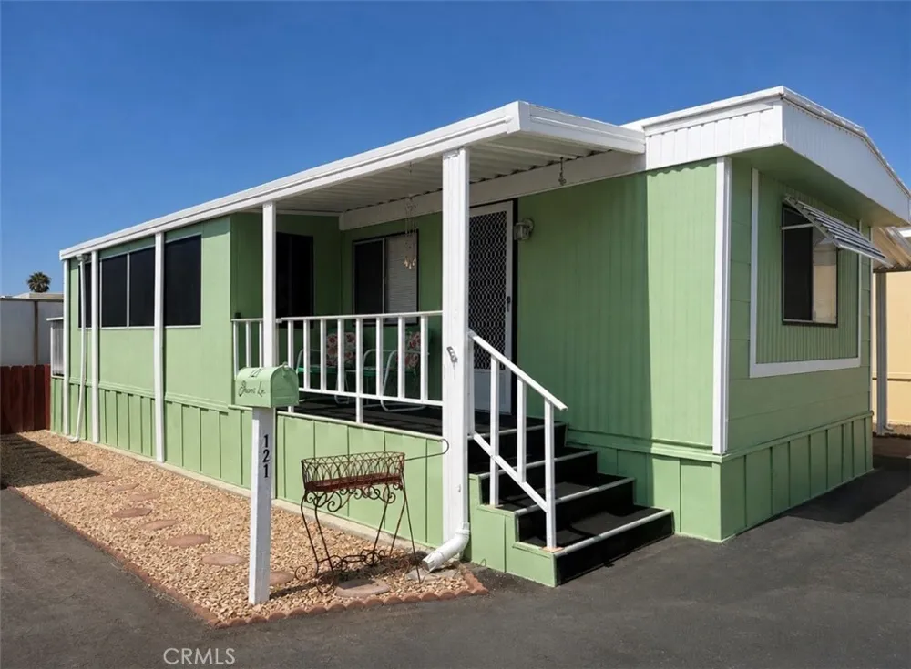 121 Sherri Ln Oceanside, CA 92054