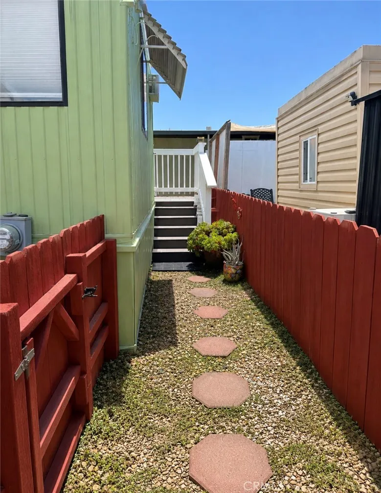 121 Sherri Ln Oceanside, CA 92054