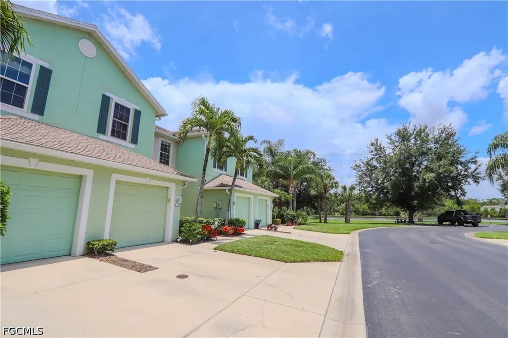 Pine Oak Circle #105 Fort Myers, FL 33916