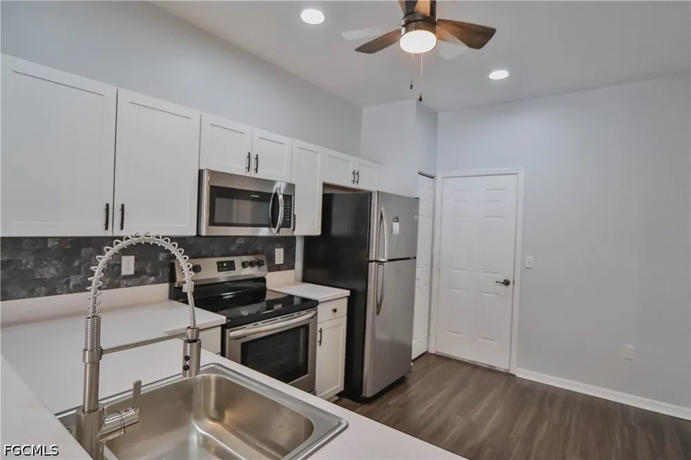 Pine Oak Circle #105 Fort Myers, FL 33916