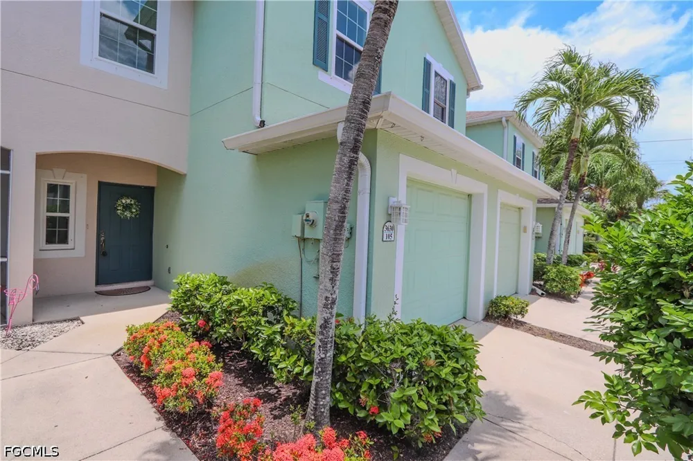 Pine Oak Circle #105 Fort Myers, FL 33916