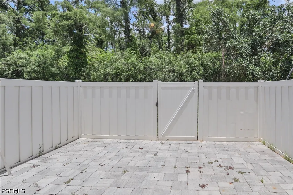Pine Oak Circle #105 Fort Myers, FL 33916
