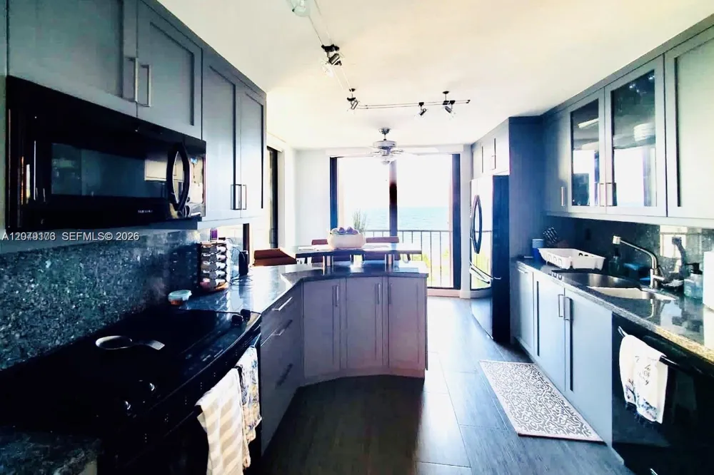 1905 Ocean Blvd #8E Fort Lauderdale, FL 33305