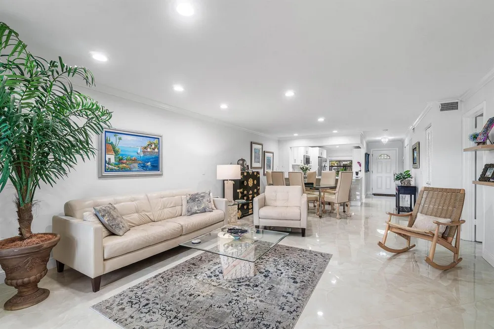 34 STRATFORD LANE W #C Boynton Beach, FL 33436